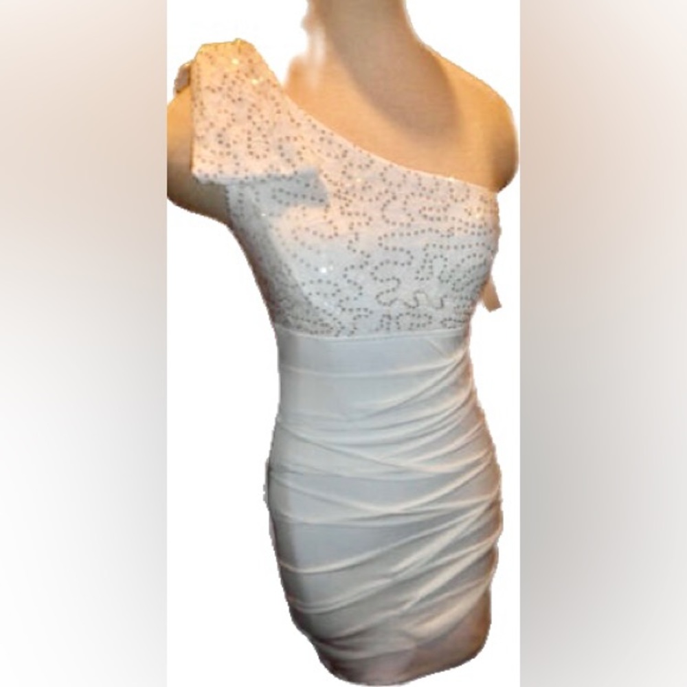City Triangles Ivory White and Gold Cocktail Dress Special Occasion Dress